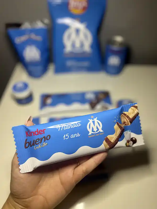 Paquet de barre de chocolatée Kinder Bueno White personnalisé